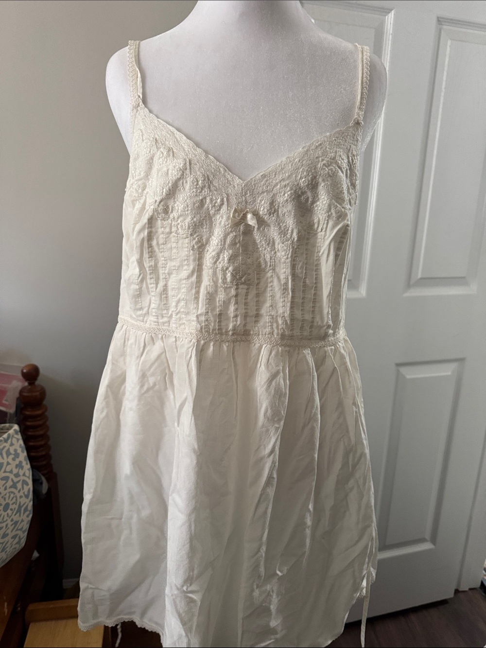 Vintage VS Country Cream Lace-Trim Slip Dress with Delicate Bow